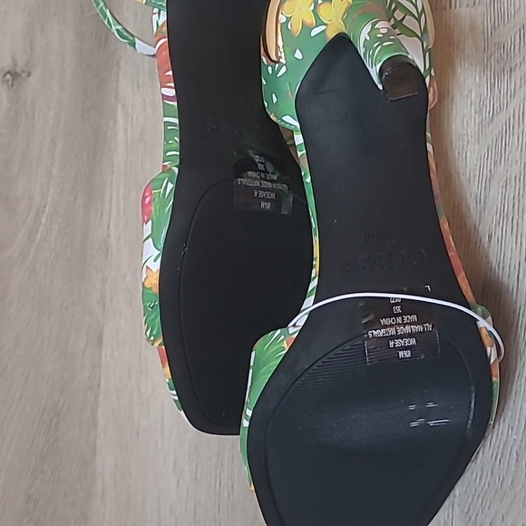 Guess high hills sandals size 8.5 - Picture 9 of 9
